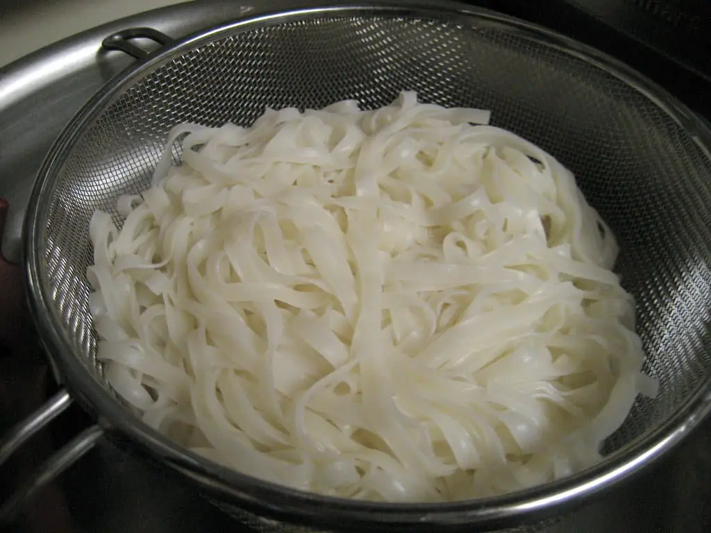 Glass Noodles vs Rice Noodles