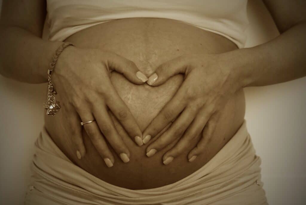 13-weeks-pregnant-belly-still-soft-julian-nayuri